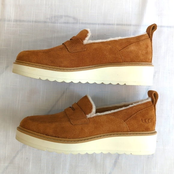 UGG shoes style 1095231, Atwater Spill Seam wedge loafer, sz 6 - Picture 5 of 12